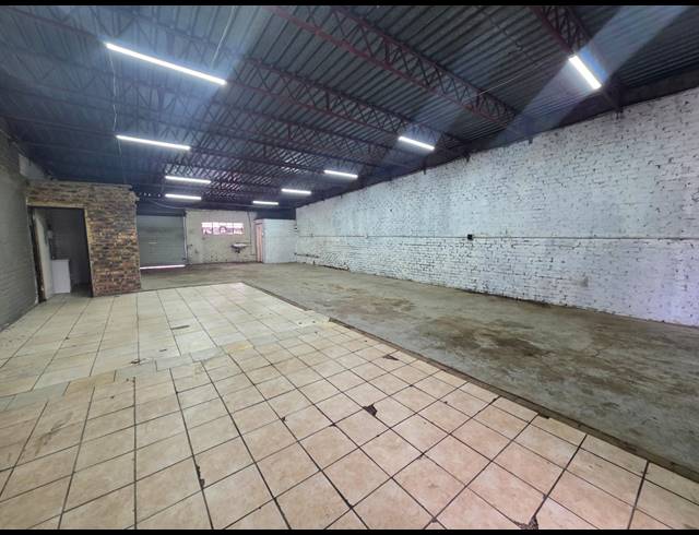 250M² BUSINESS TO LET IN BLESBOKLAAGTE